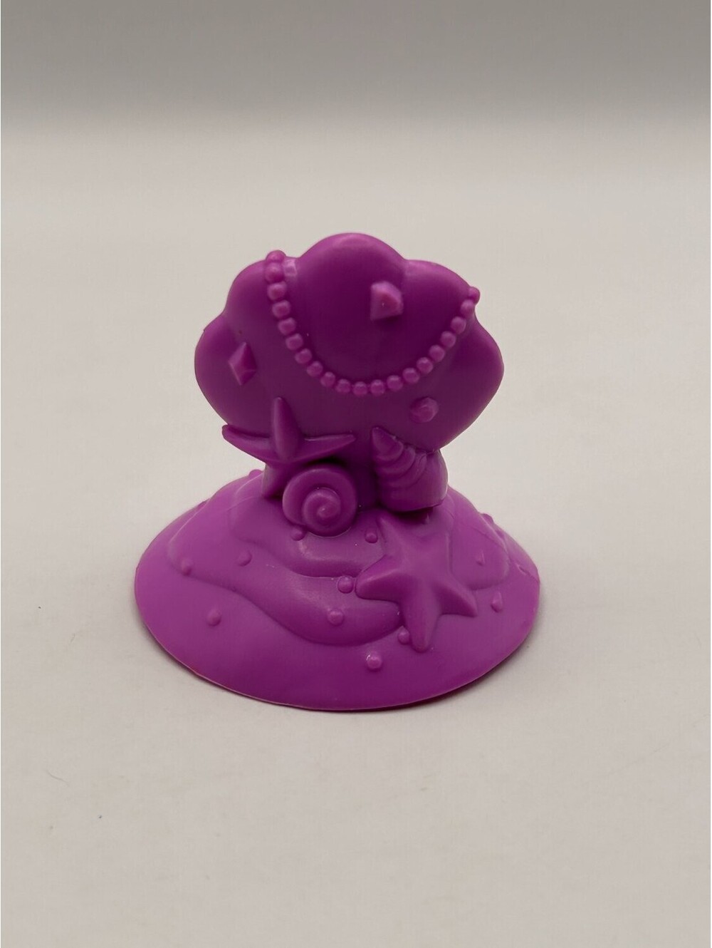 Spin Master 18180 Hatchimals Purple Seashell Replacement Base Toy Accessory